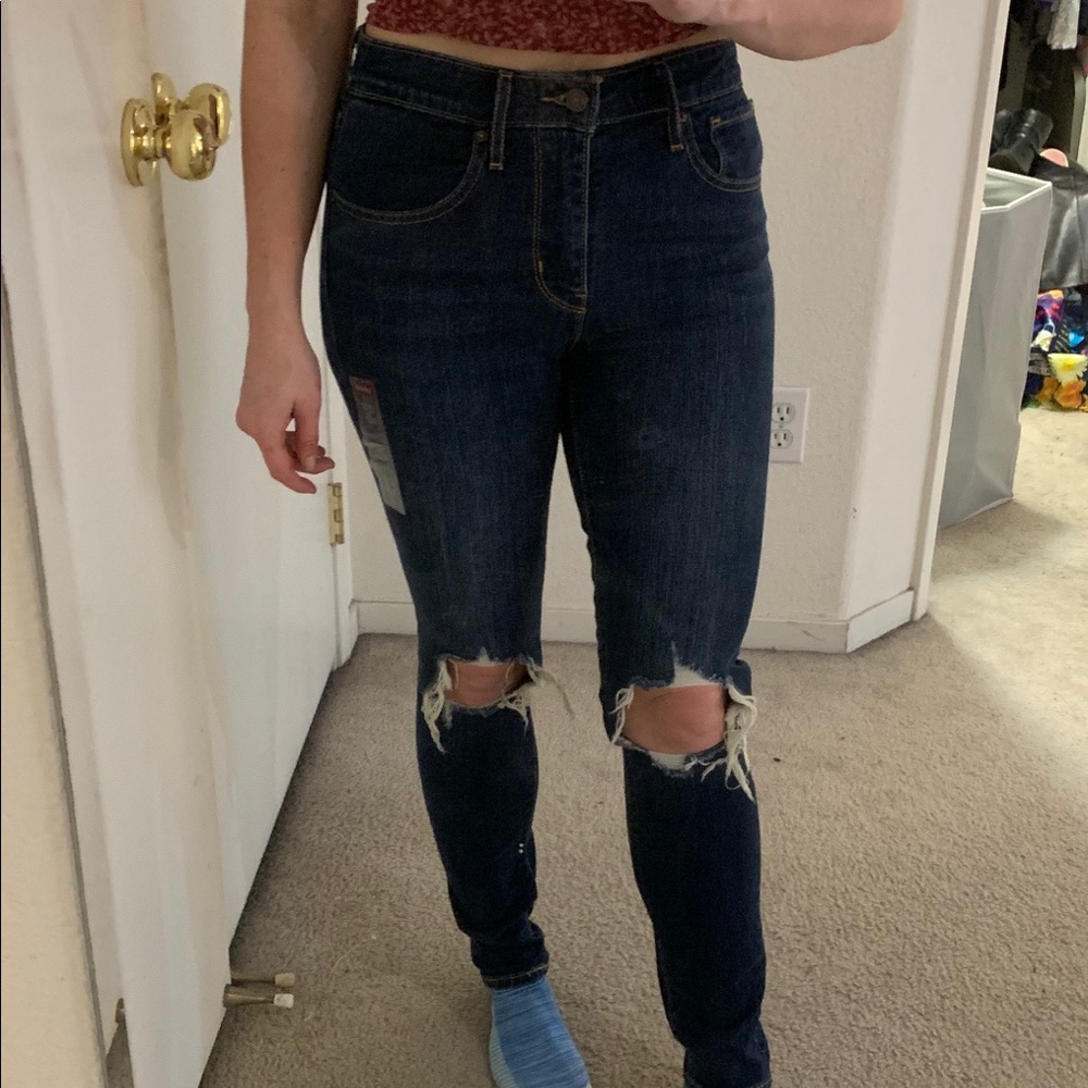 Levi jeans size 4
